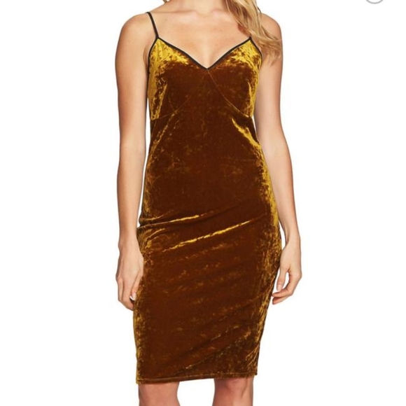 Slate Gold Crush Velvet Midi Dress - Picture 3 of 3